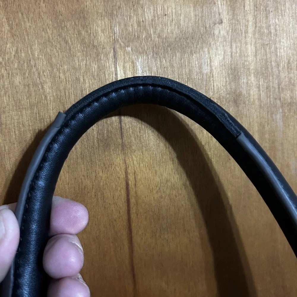 Liz Claiborne small handle
