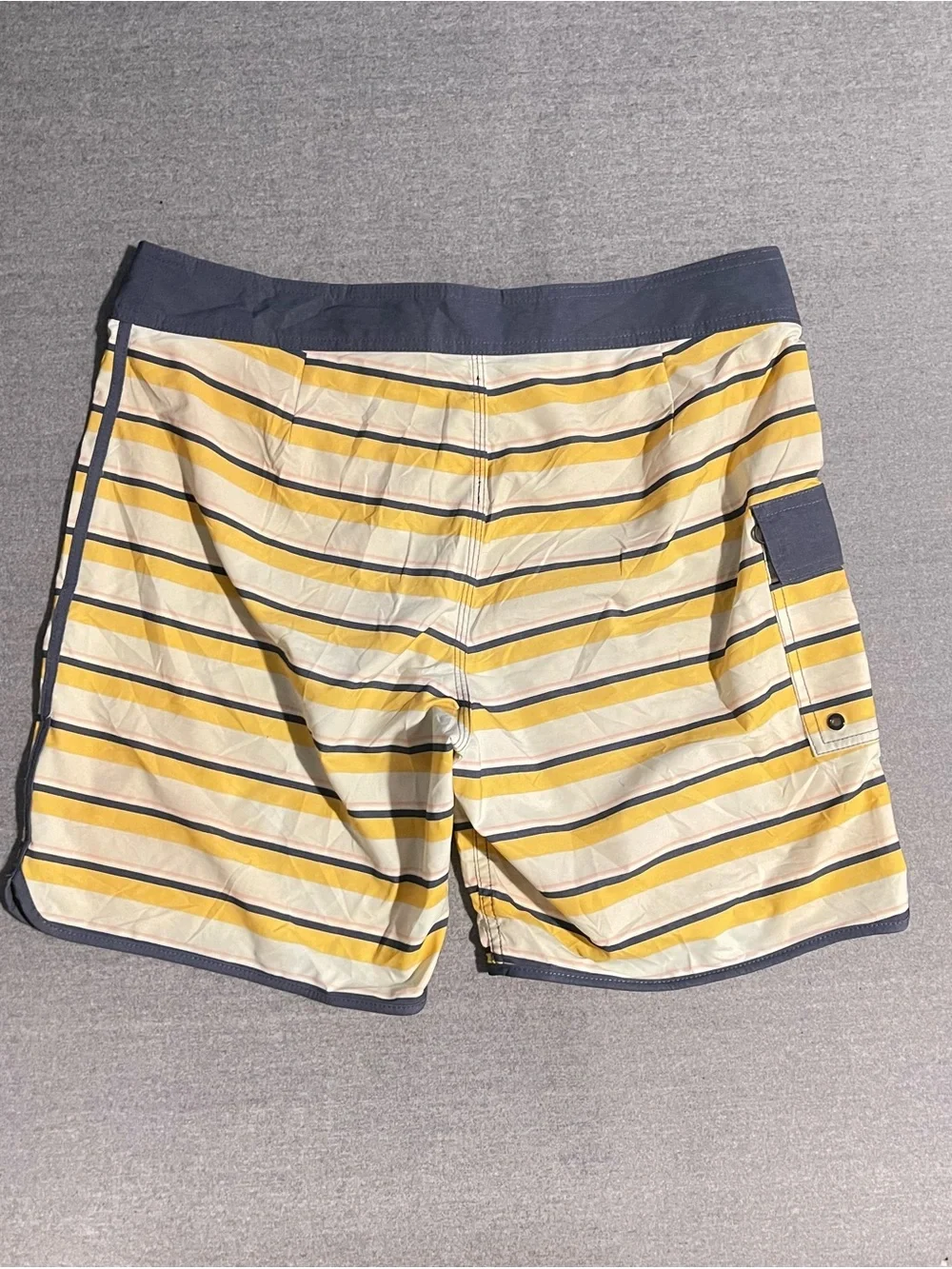 RVCA closure logo secure