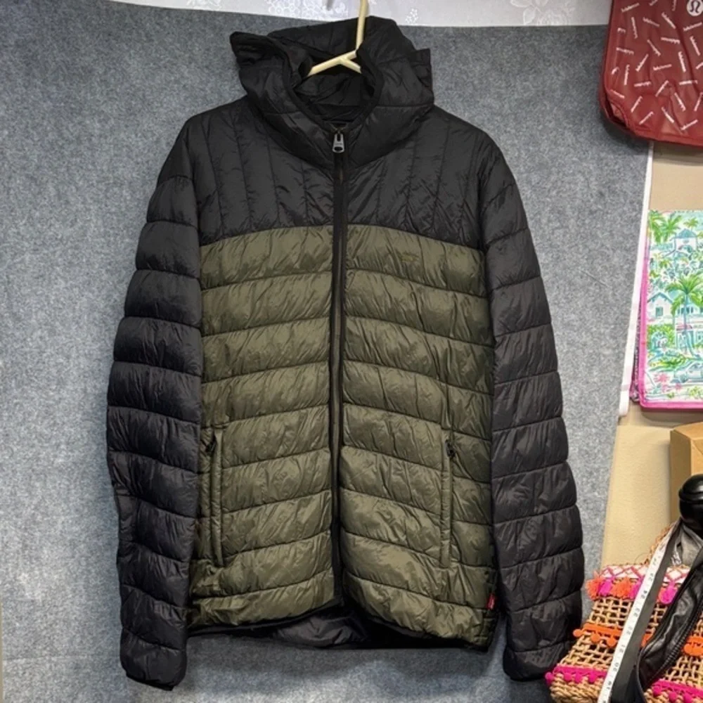 Levi's Puffer Embroidered Logo Hood Quilted Packable full Zip up  Red Tab Jacket