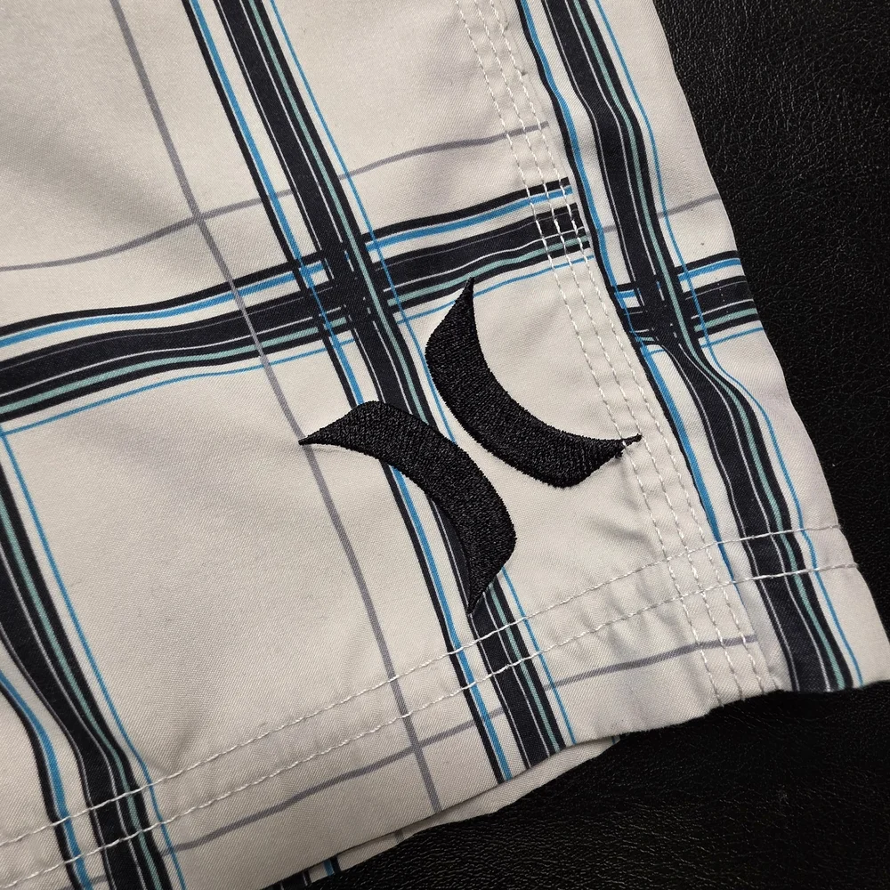 Hurley men’s swim