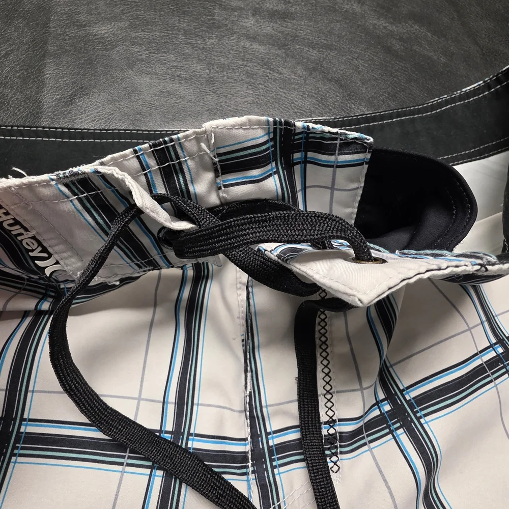 Hurley men’s swim