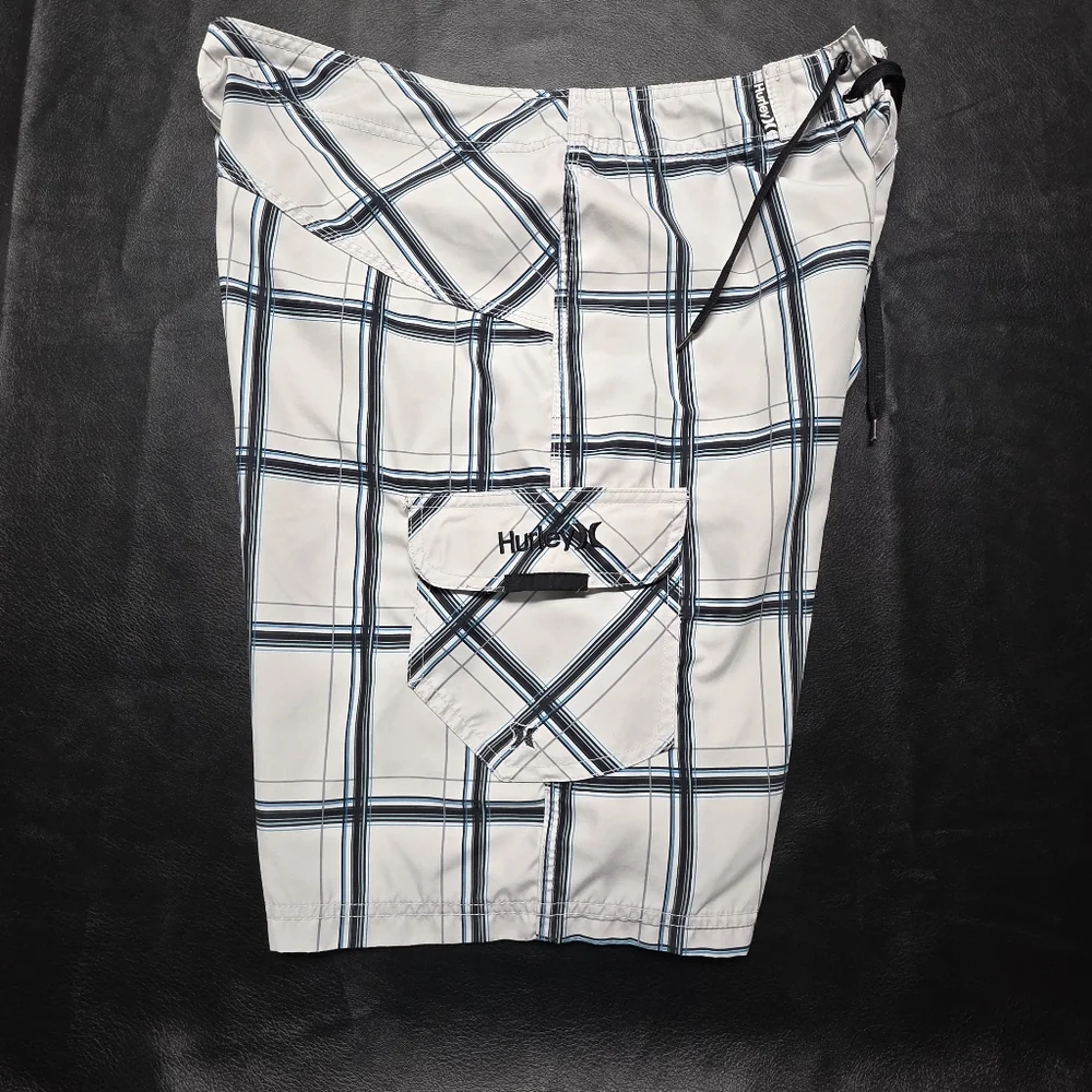 Hurley men’s swim