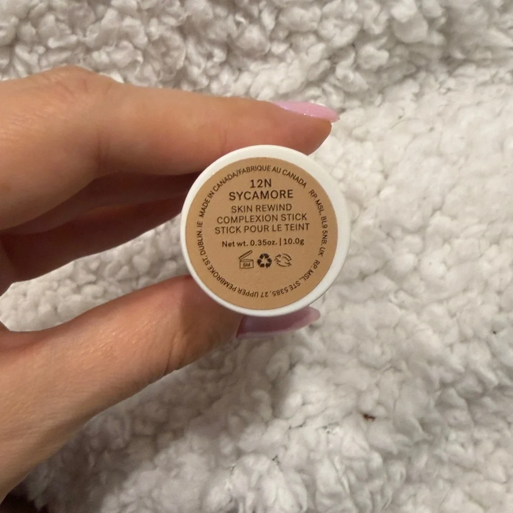 ILIA cream beige