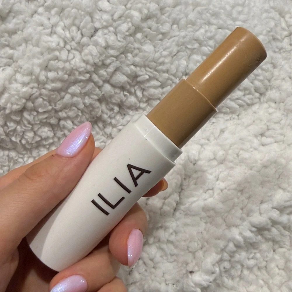 ILIA cream beige