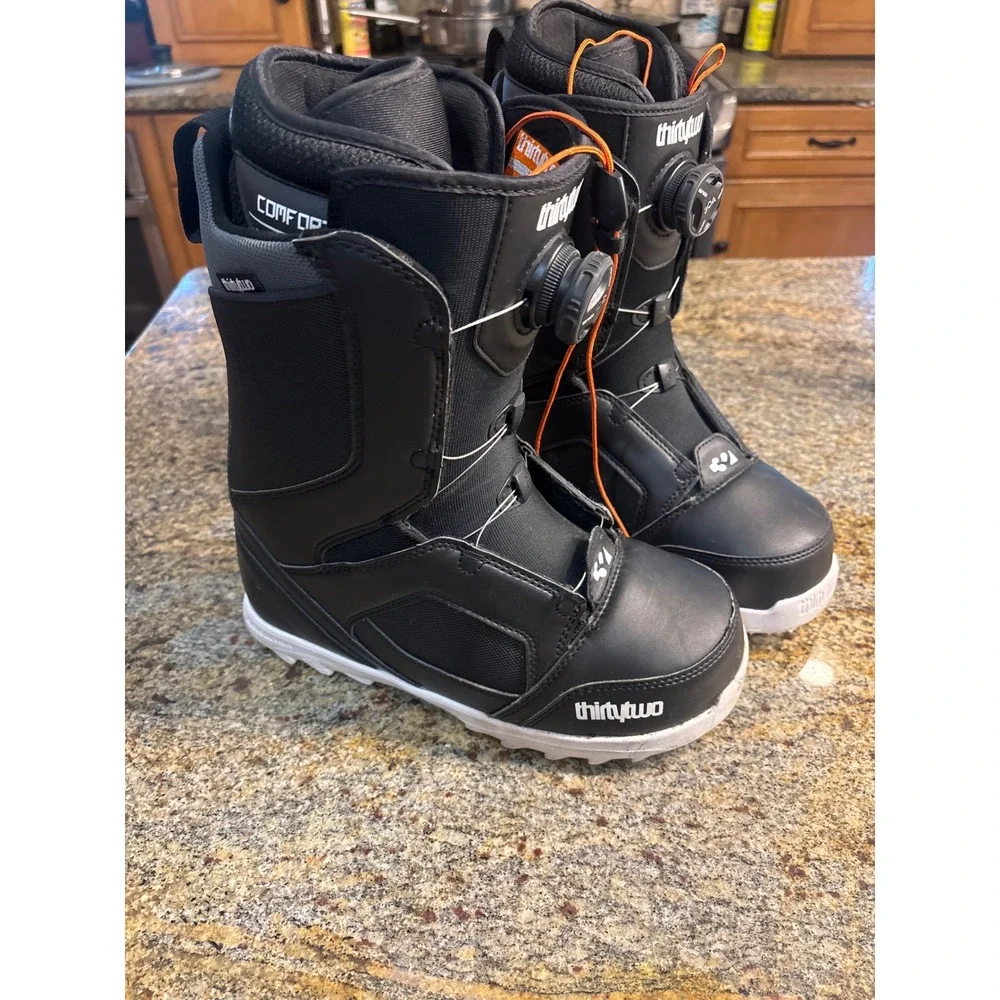 ThirtyTwo STW Boa Snowboard Boots Mens 7.5 Black‎ White Intuition Liners 2018