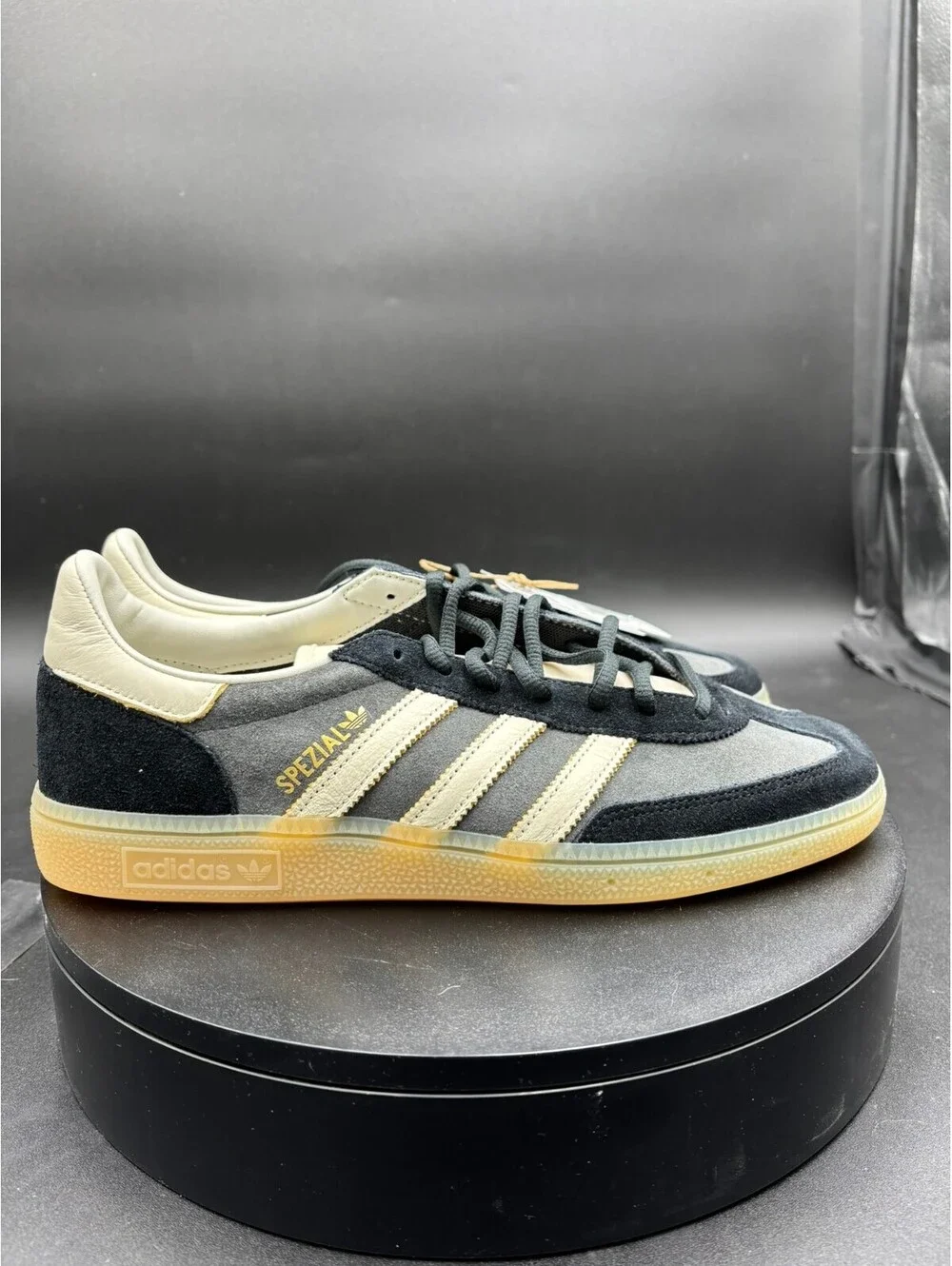 adidas these spezial