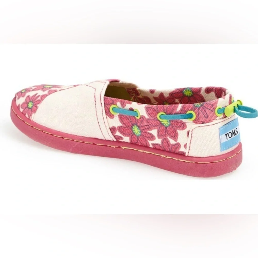 Toms pink daisy