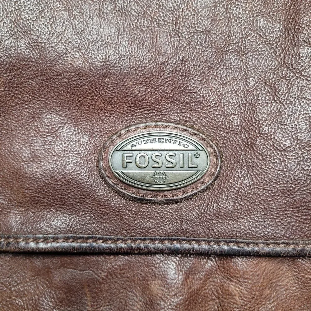 Fossil offers interior photos