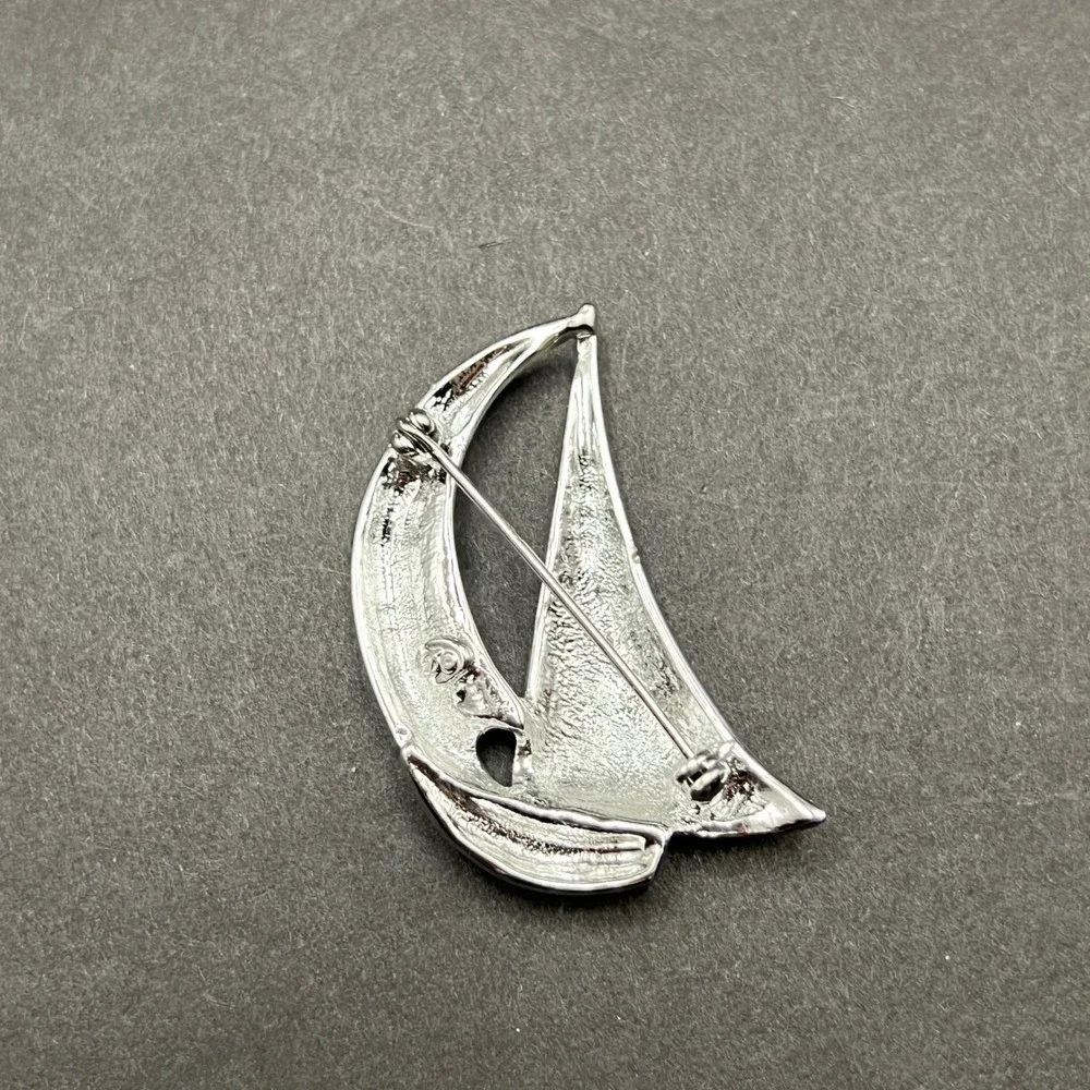 Danecraft vintage brooch