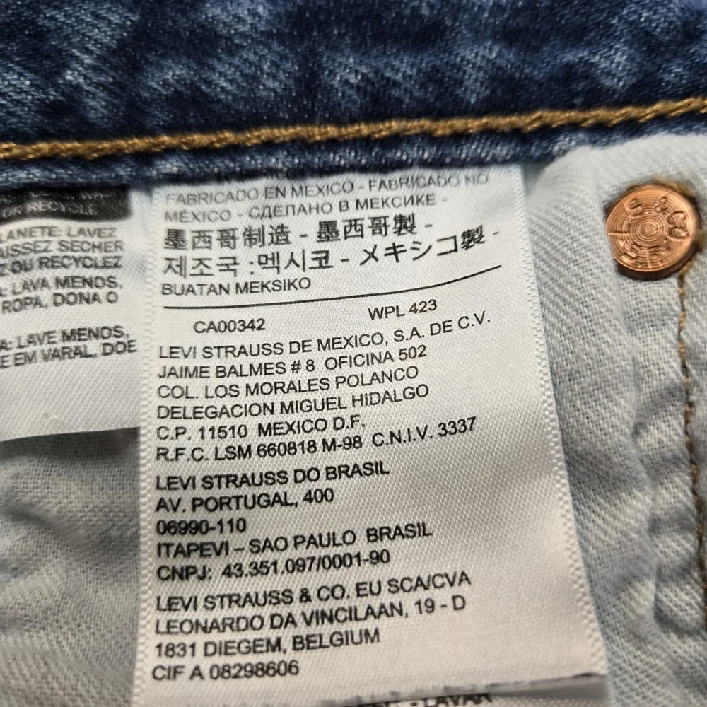 Levis *please carefully