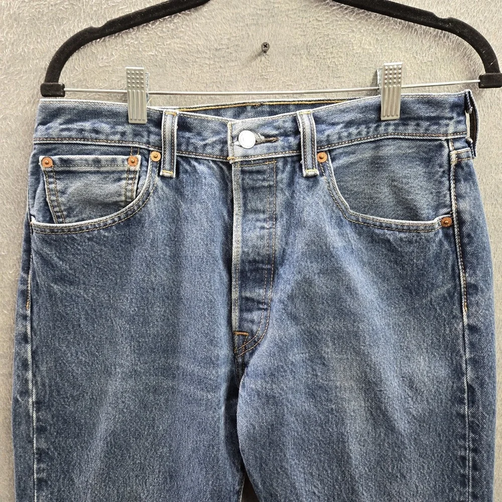 Levis *please carefully