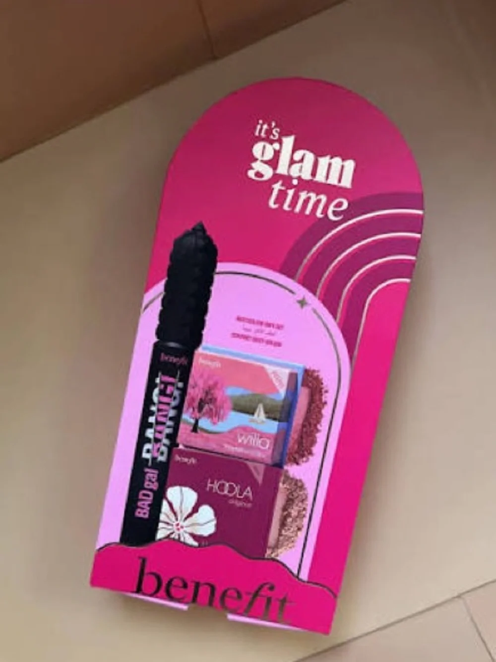 Benefit set brand beauty