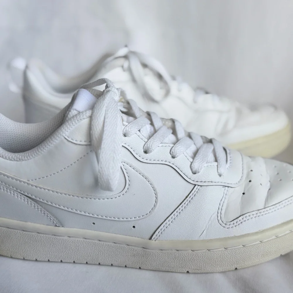 Nike sleek white