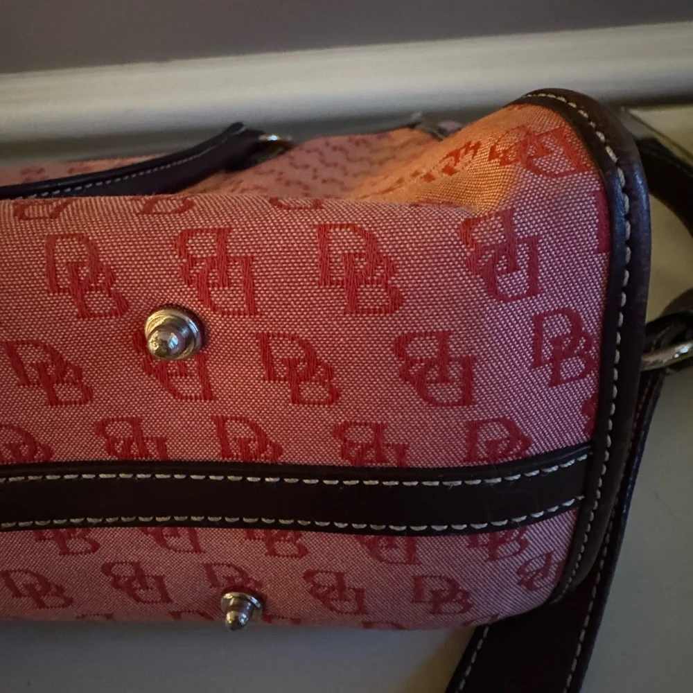 Dooney & Bourke nice vintage