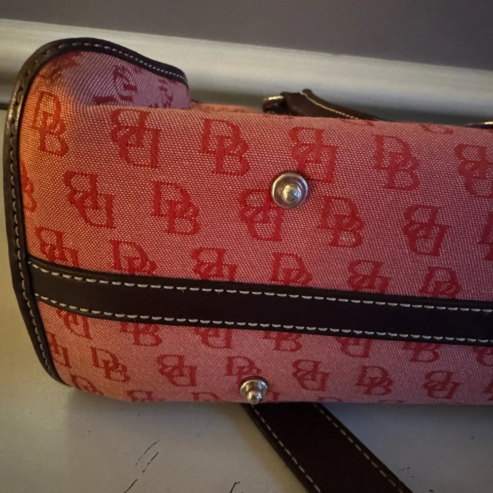 Dooney & Bourke nice vintage