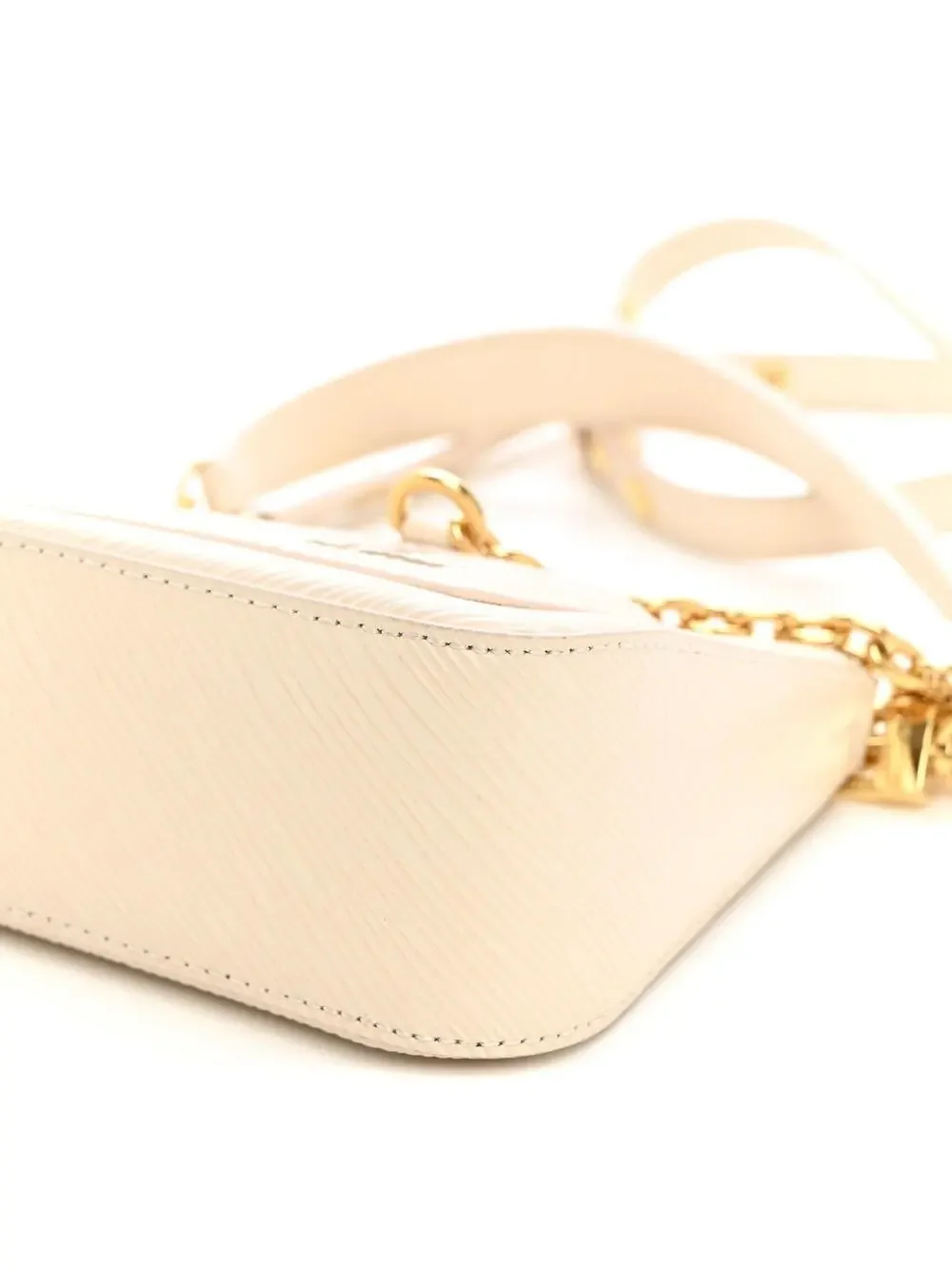 Louis Vuitton indulge elegance