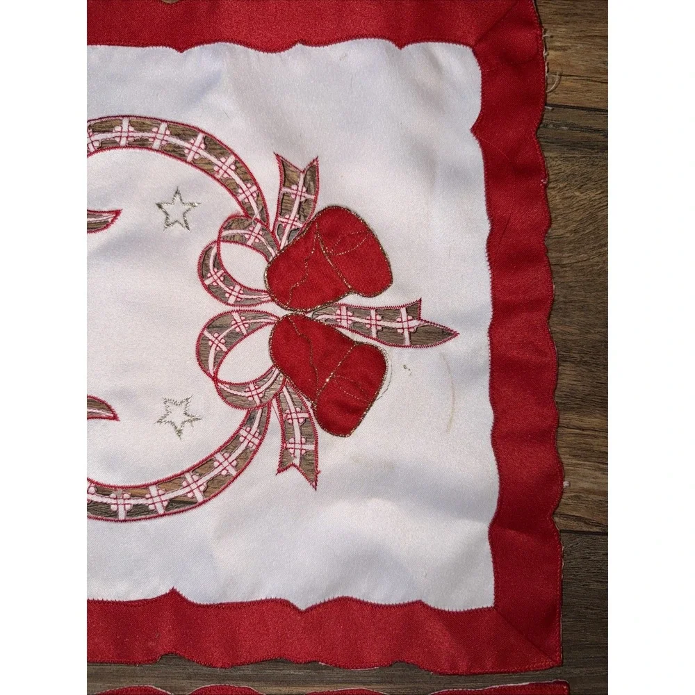 Vtg Christmas‎ Placemats 5 Red White Gold Embroidered Ribbons Bows Bells Holiday