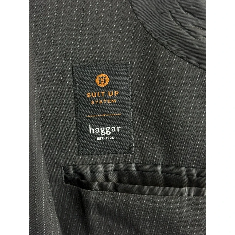 Haggar suit up