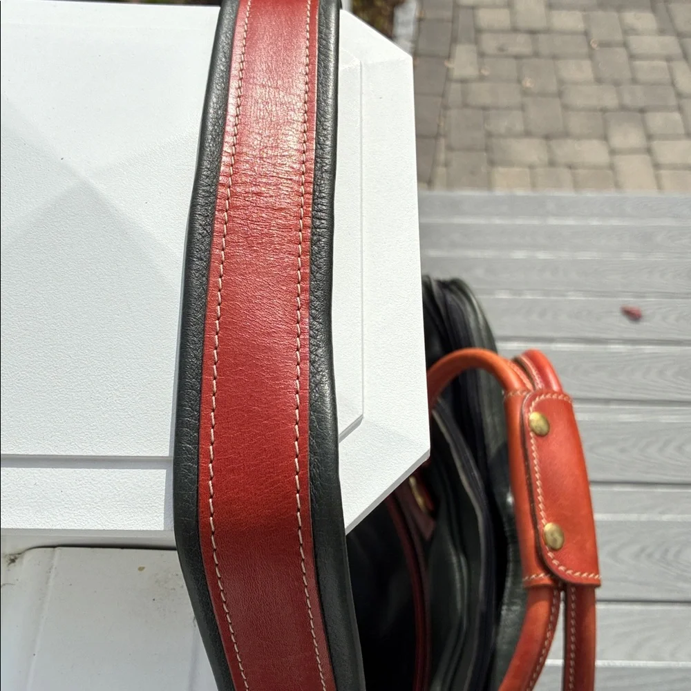 dinoffer New York handles compartments any