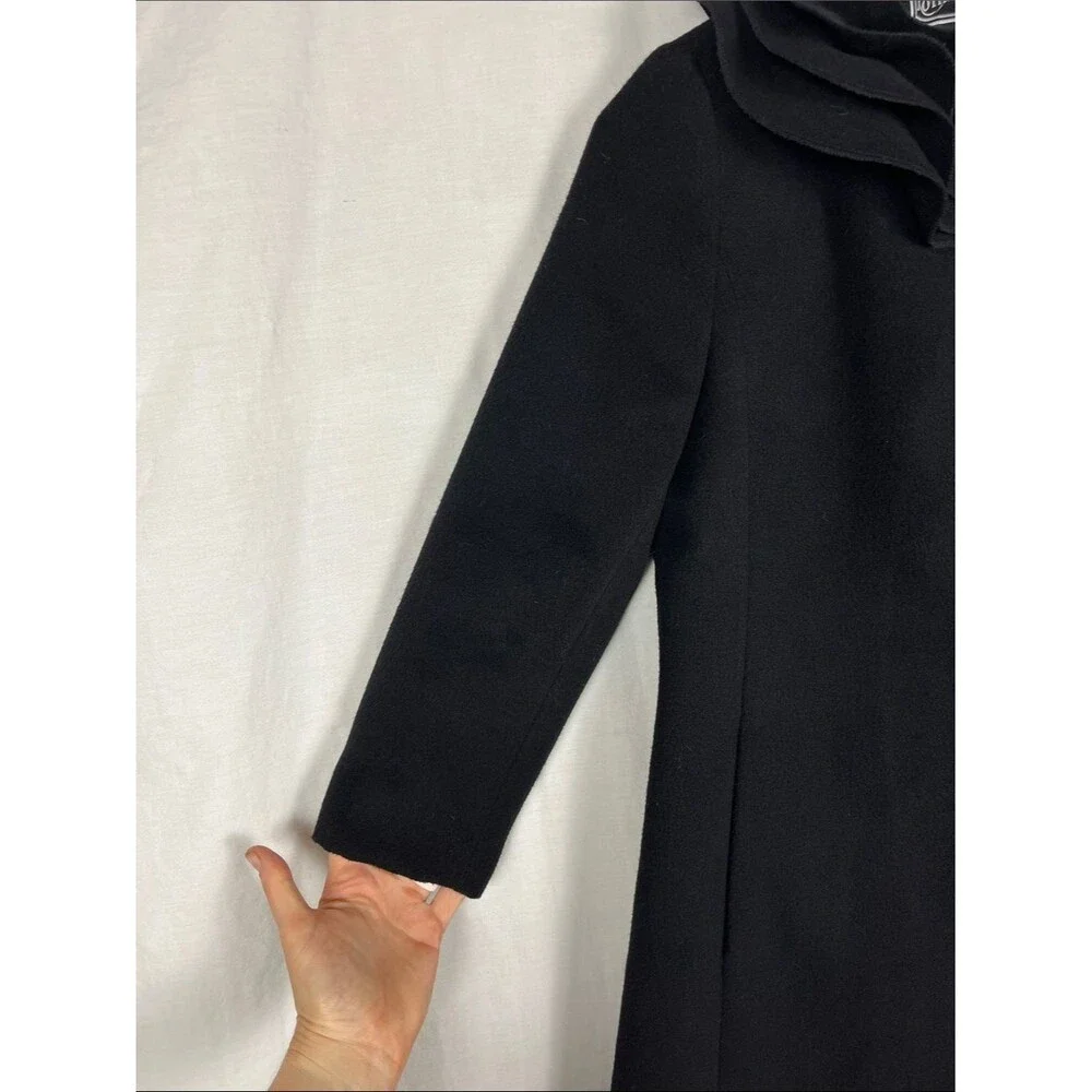 Rothschild black button