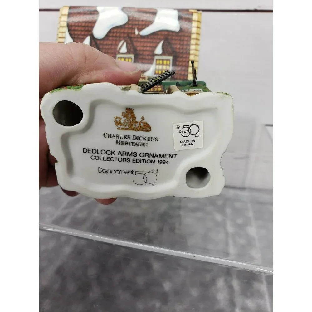 DEPT 56 Heritage‎ VILLAGE DEDLOCK ARMS ORNAMENT RETIRED CHARLES DICKENS INN 1994