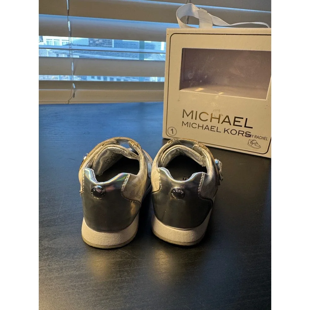 Michael Kors synthetic signature