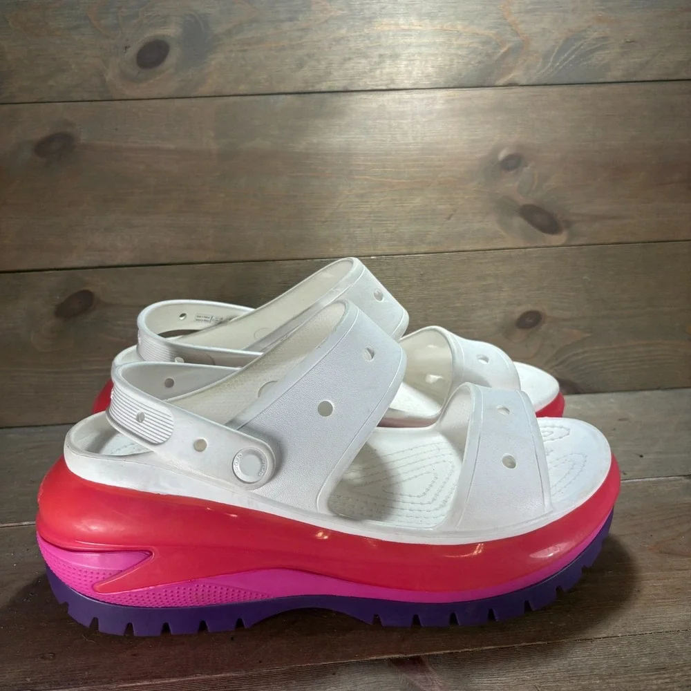 CROCS pre owned