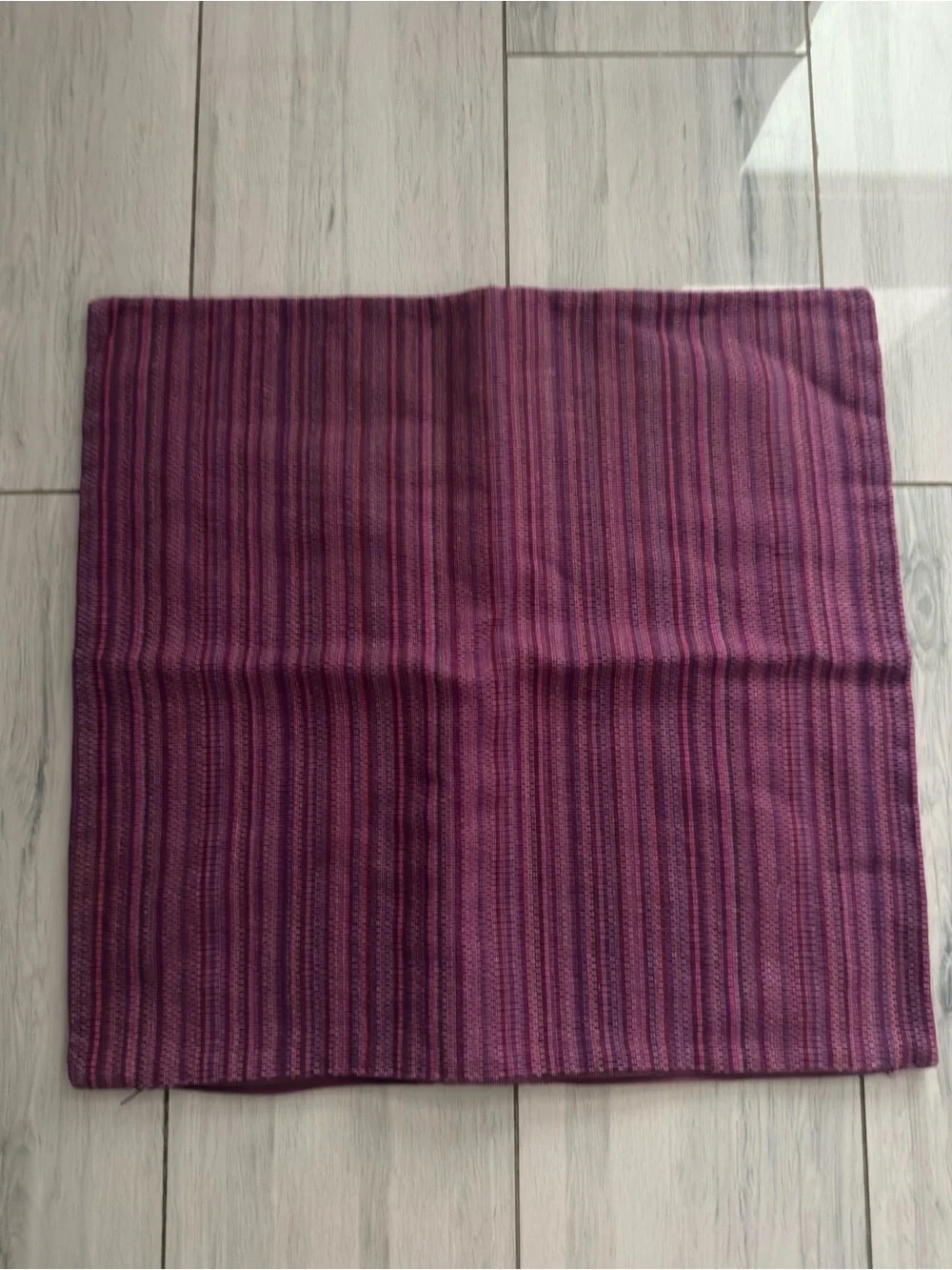 CRATE & BARREL Maddox woven plum 20