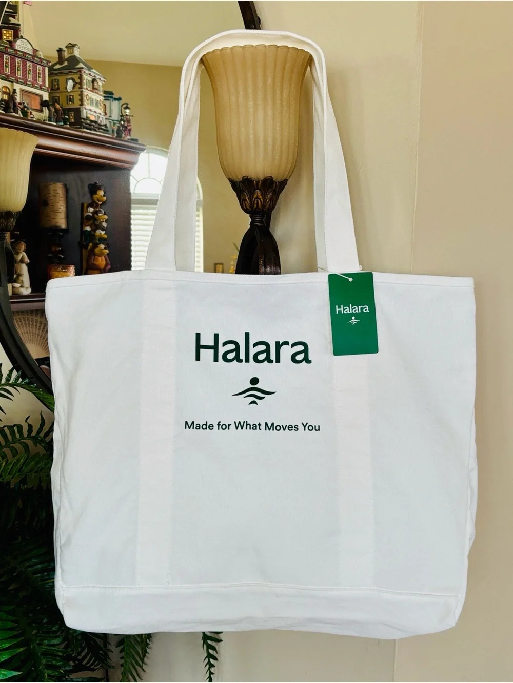 HALARA spacious white