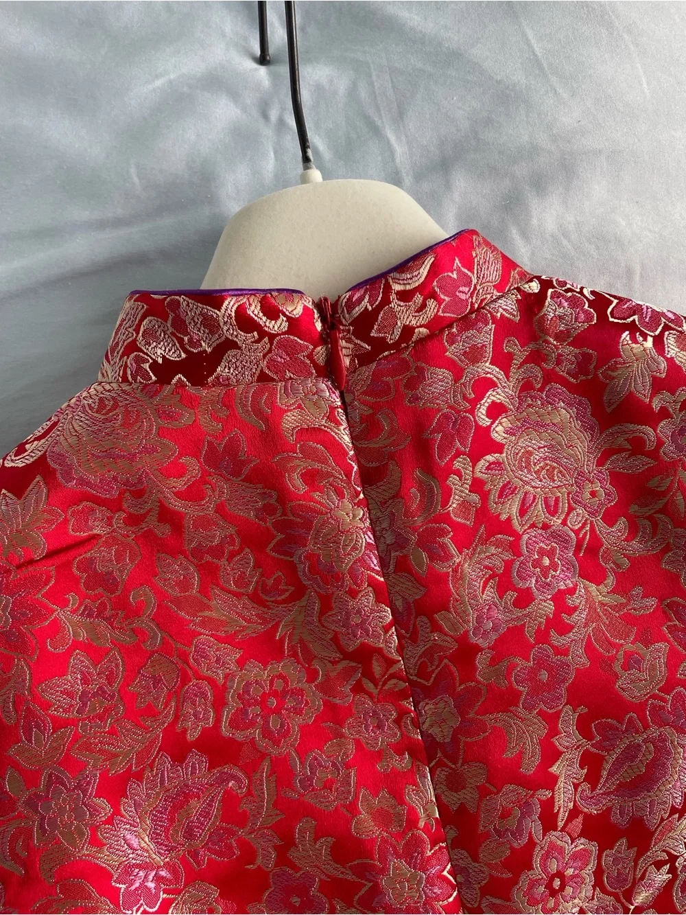 N/A charming red