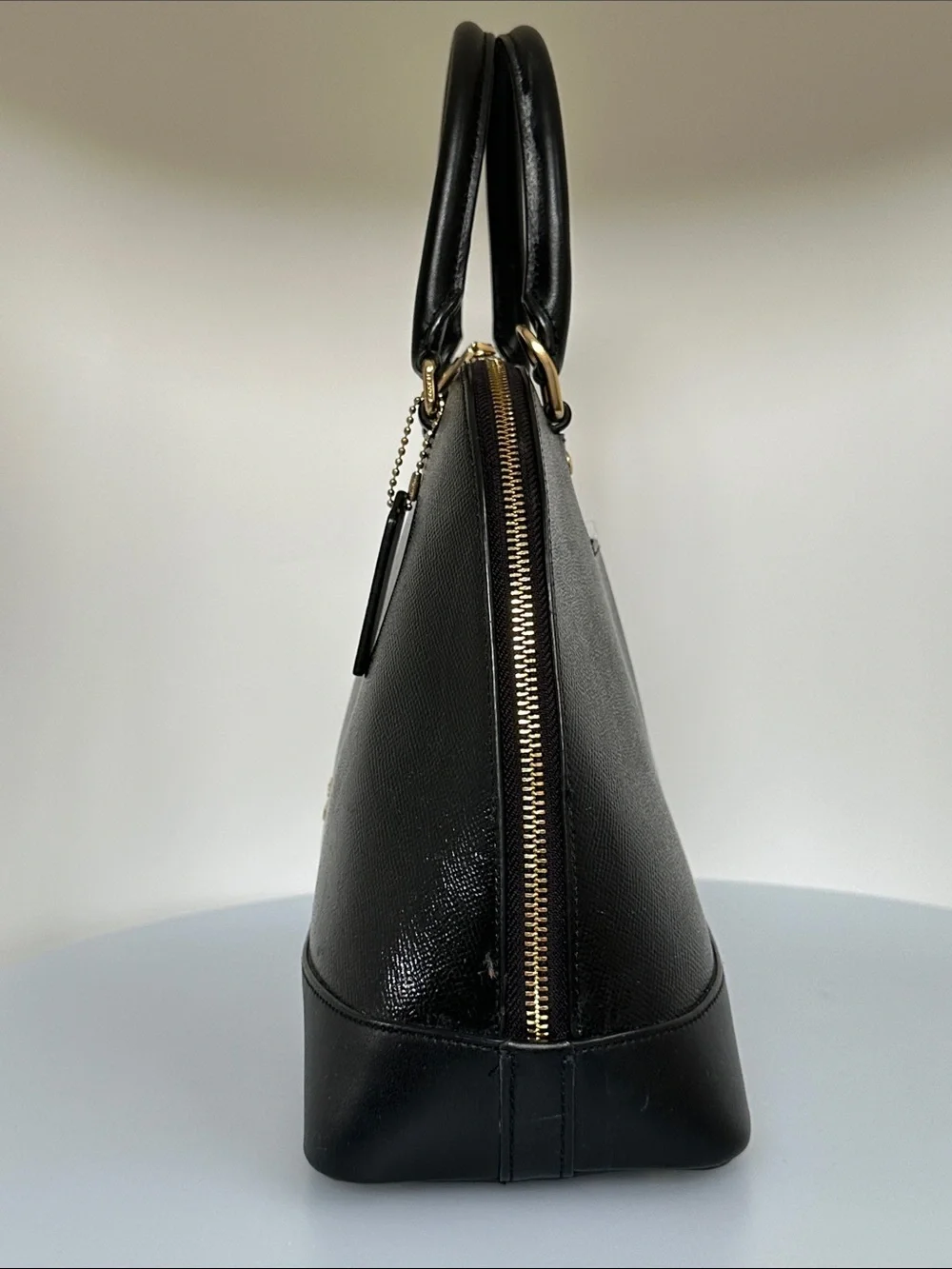 Coach sleek dome