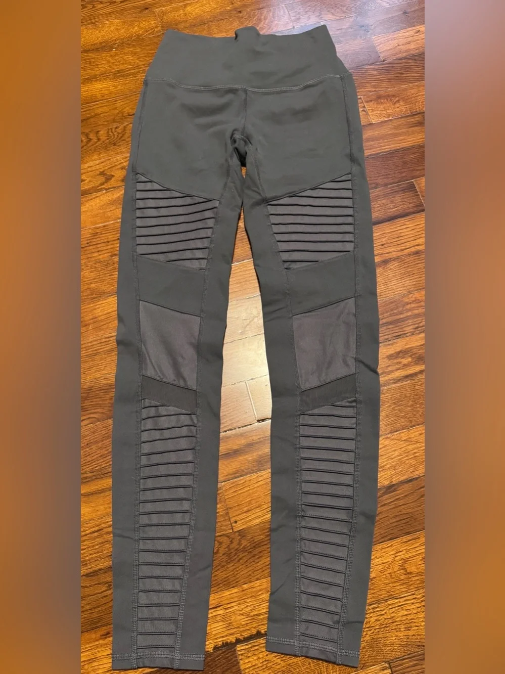 ALO Yoga gray alo