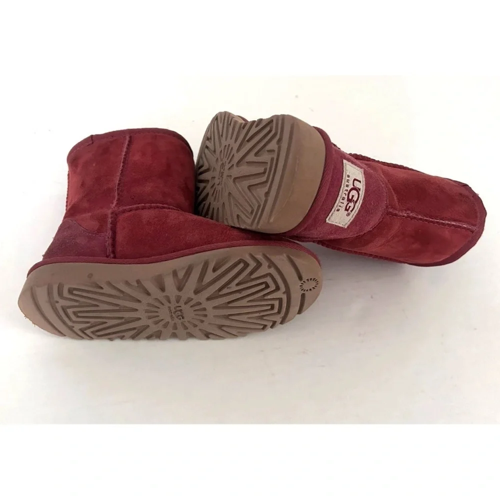 UGG 5251t classic