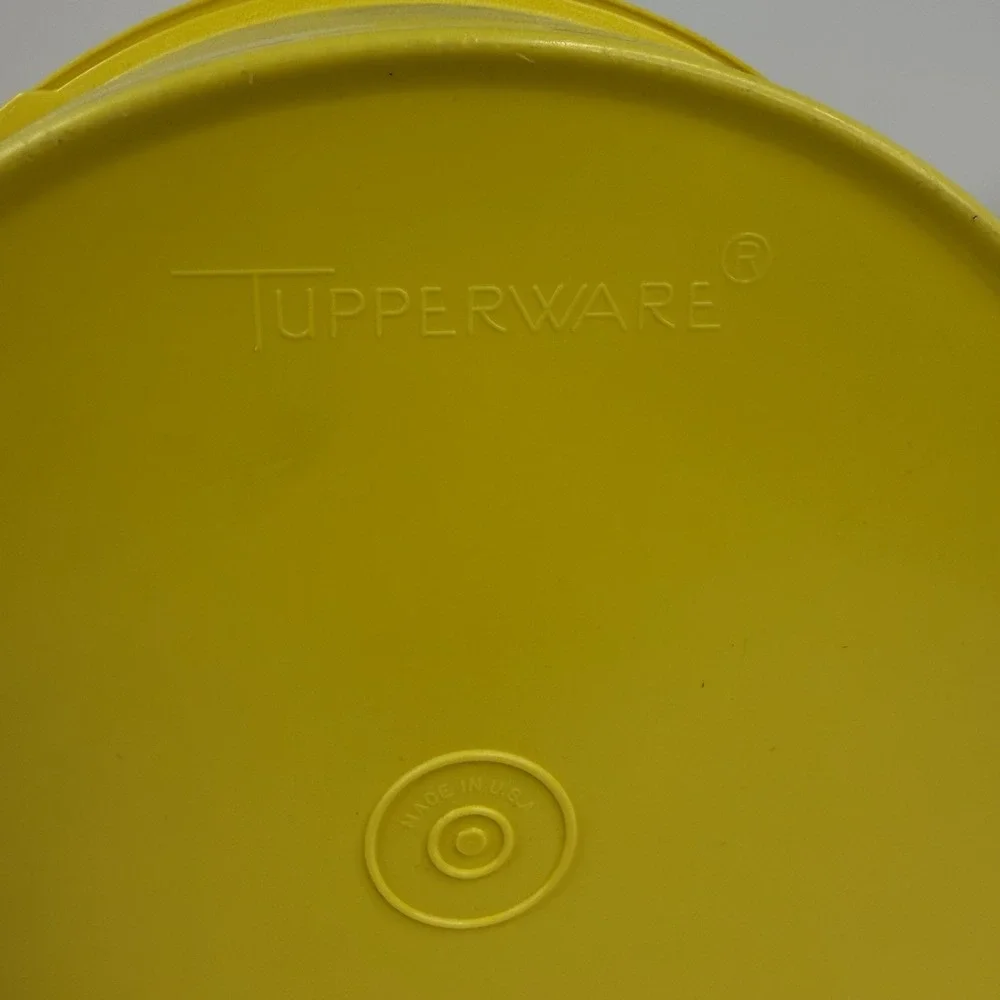 Tupperware vintage servalier