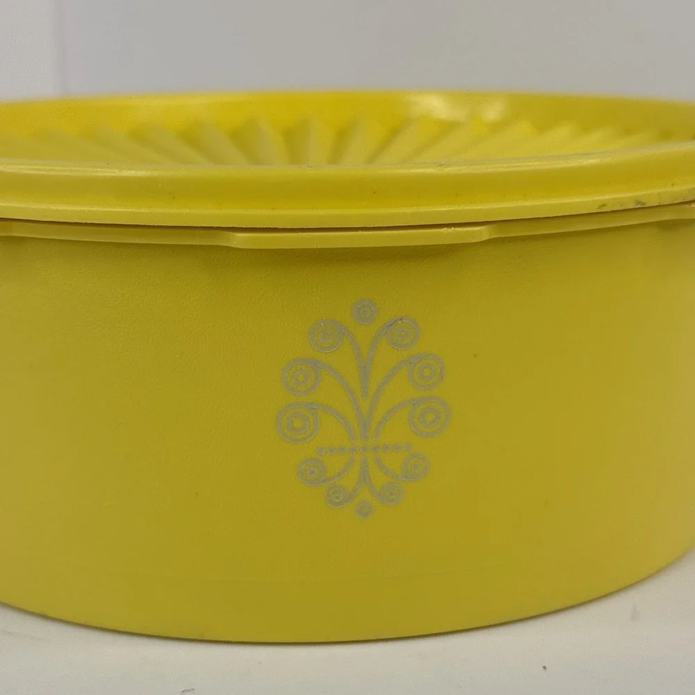 Tupperware vintage servalier