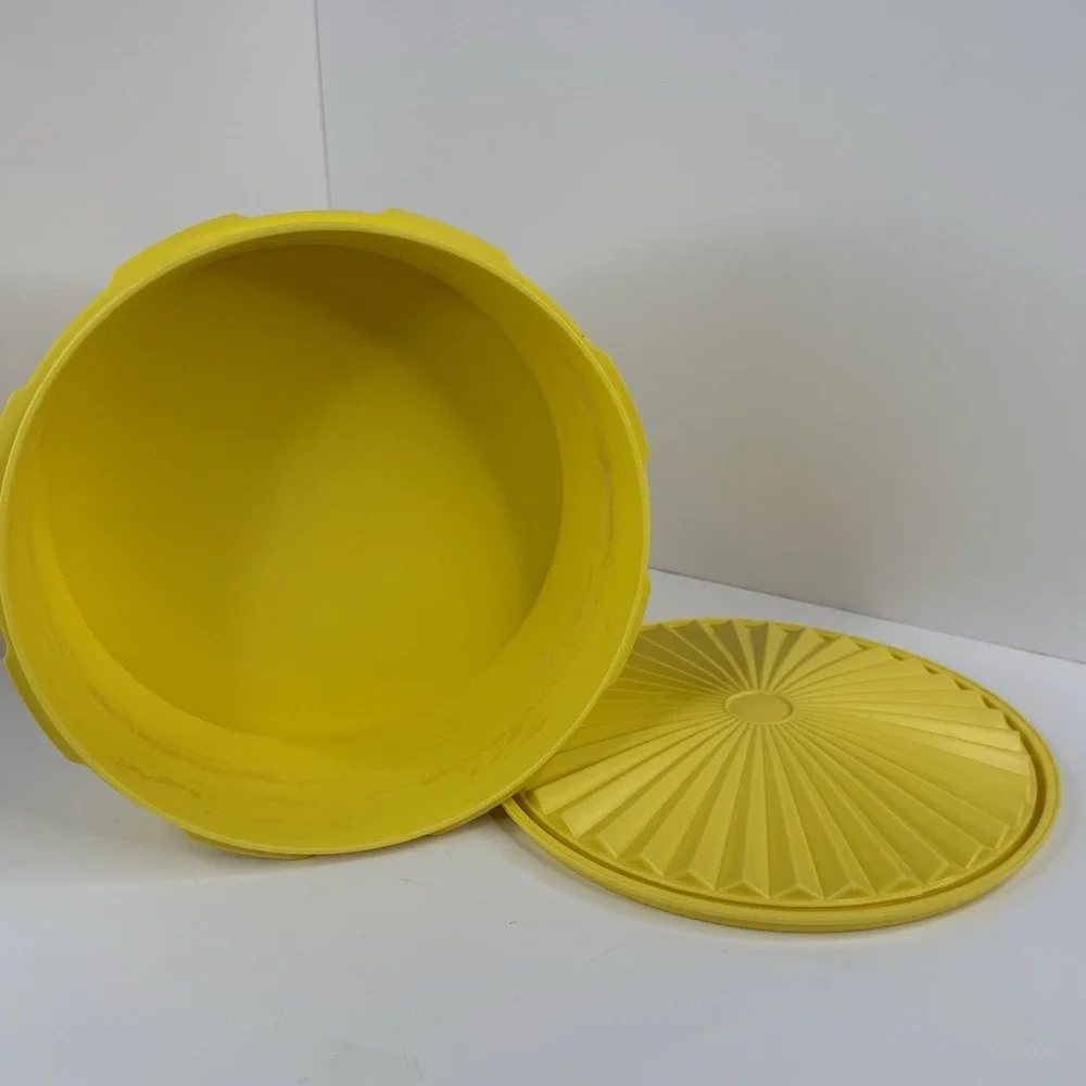 Tupperware vintage servalier