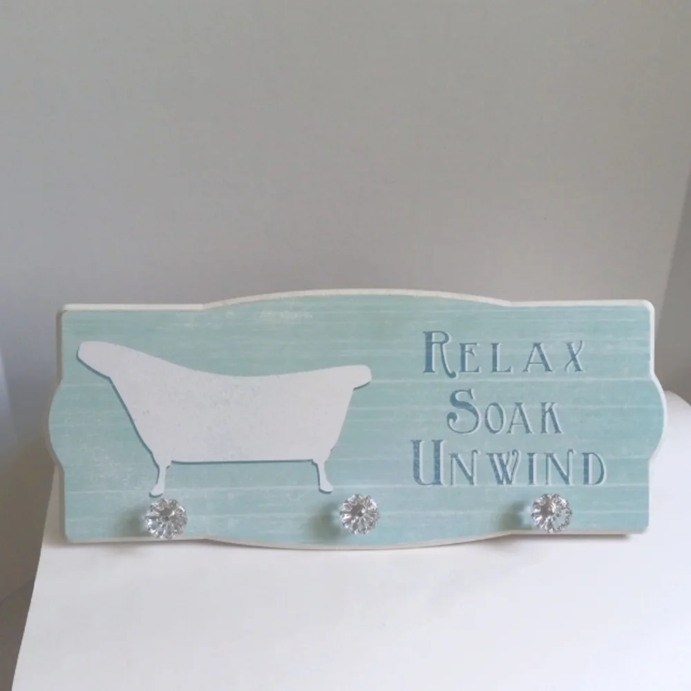 RELAX SOAK UNWIND BATHROOM DECOR