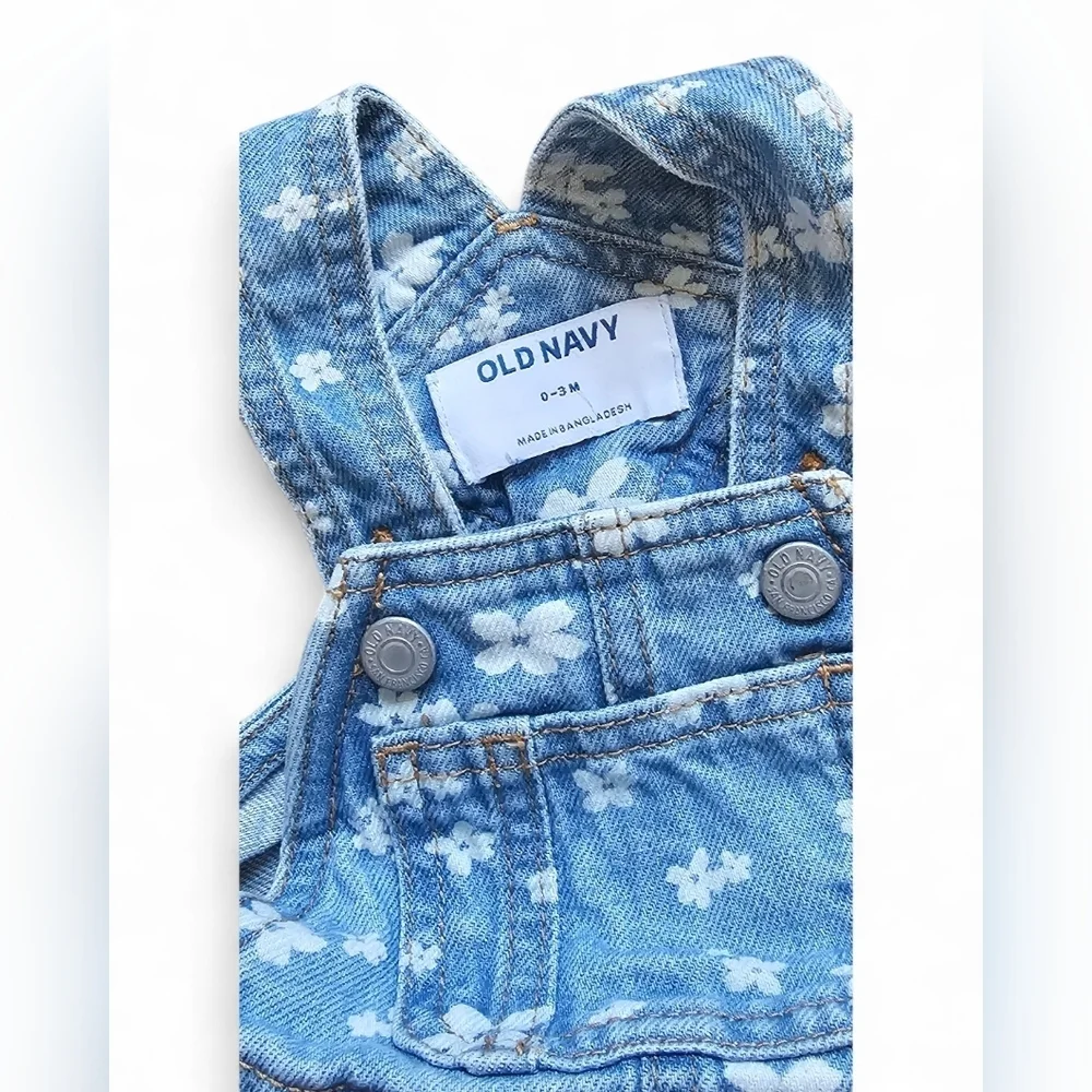 Old Navy brand old