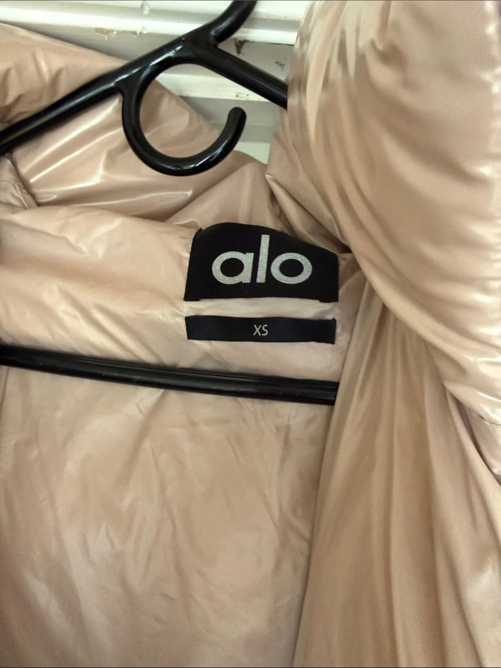 ALO Yoga lightweight insulated