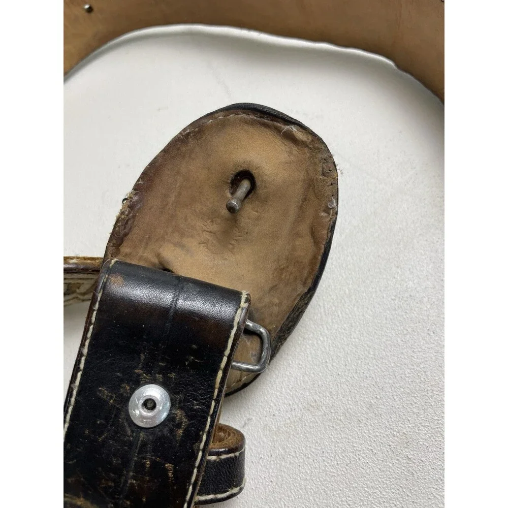 N/A vintage belt