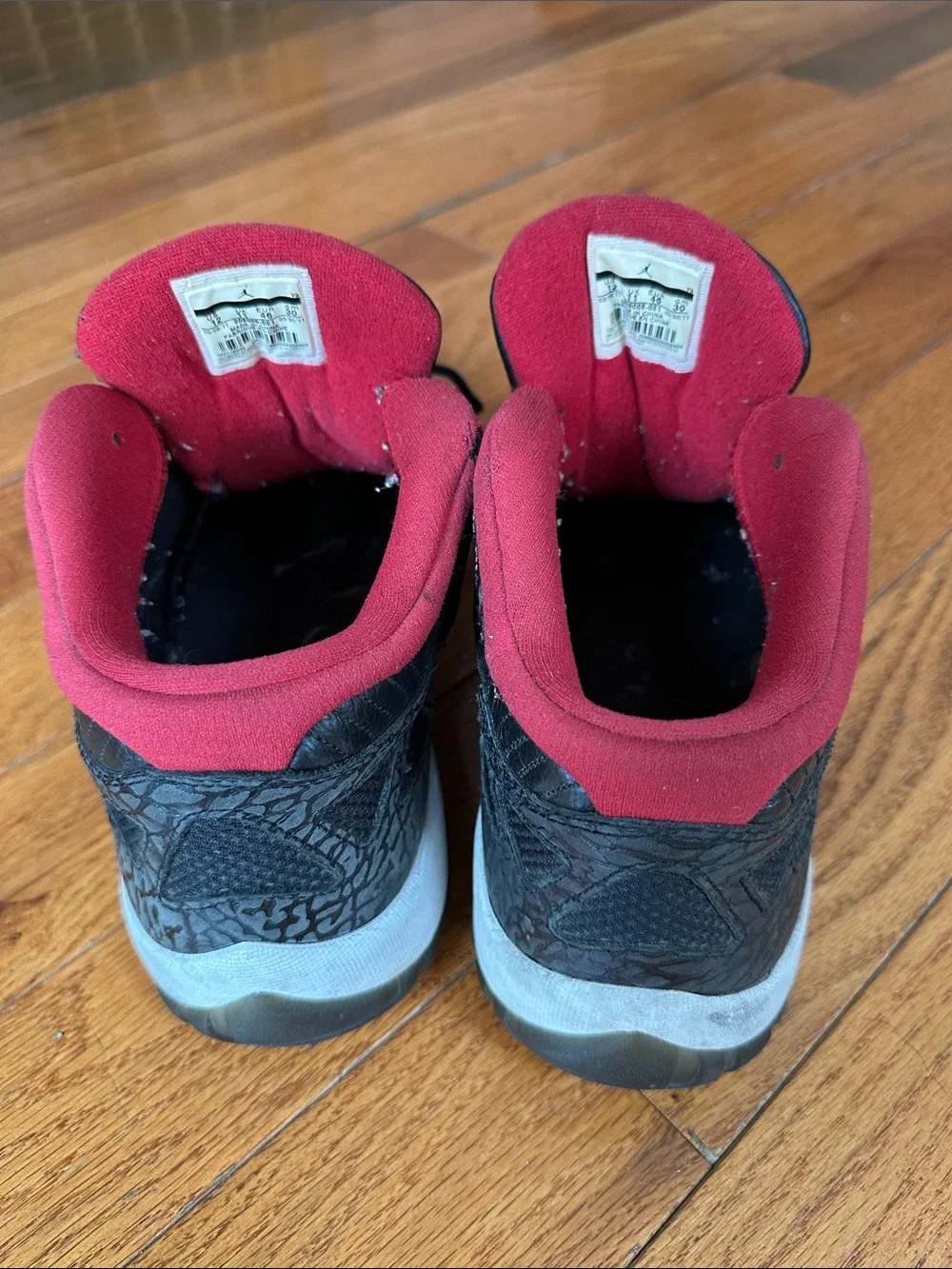 Air Jordan 11 Retro Low IE 'Black Charcoal Red' 2011