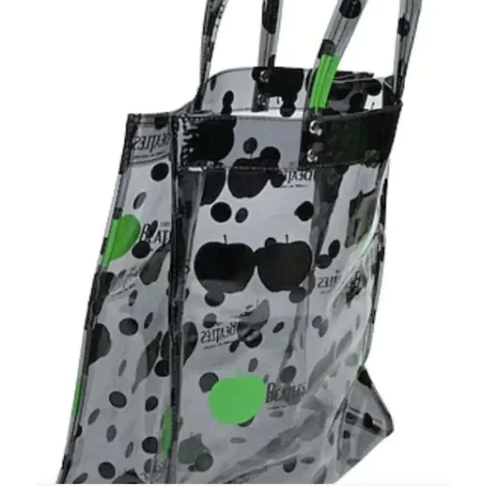 Comme des Garcons take break