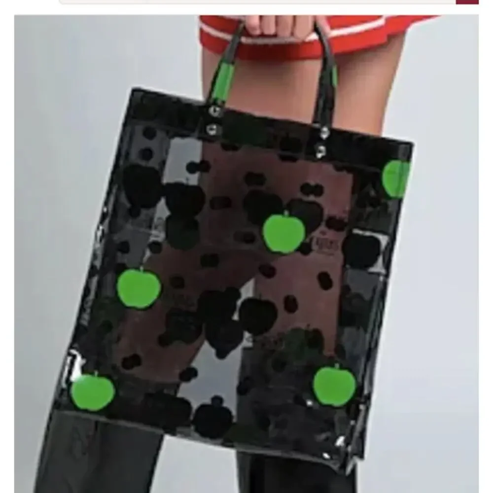 Comme des Garcons take break