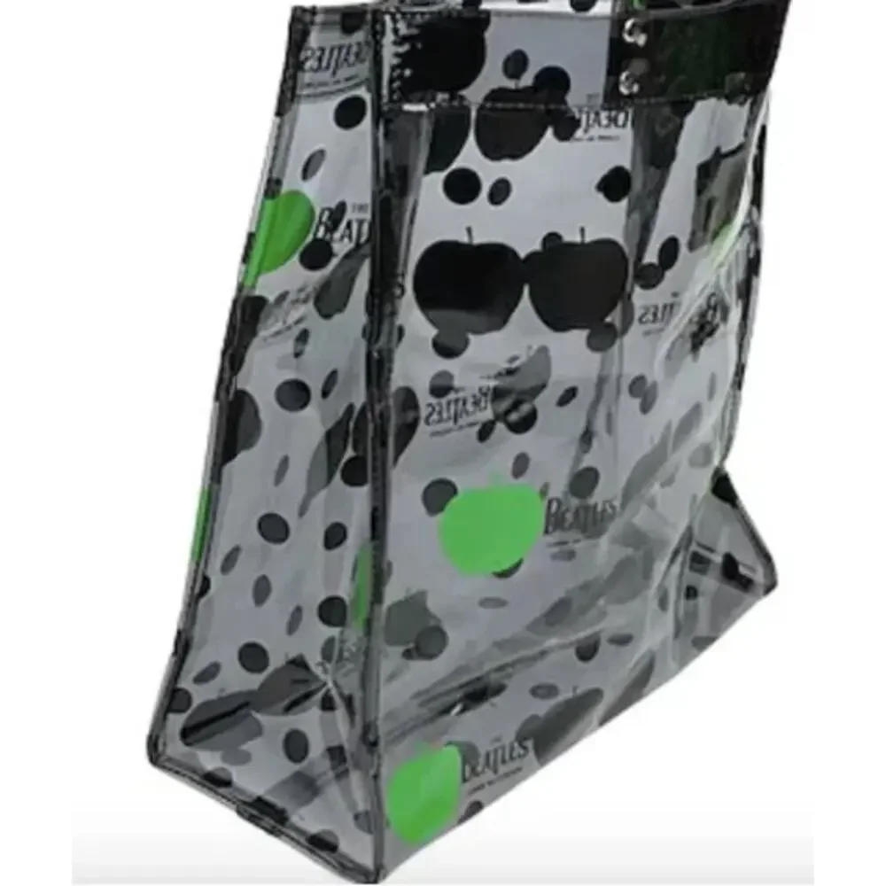 Comme des Garcons take break