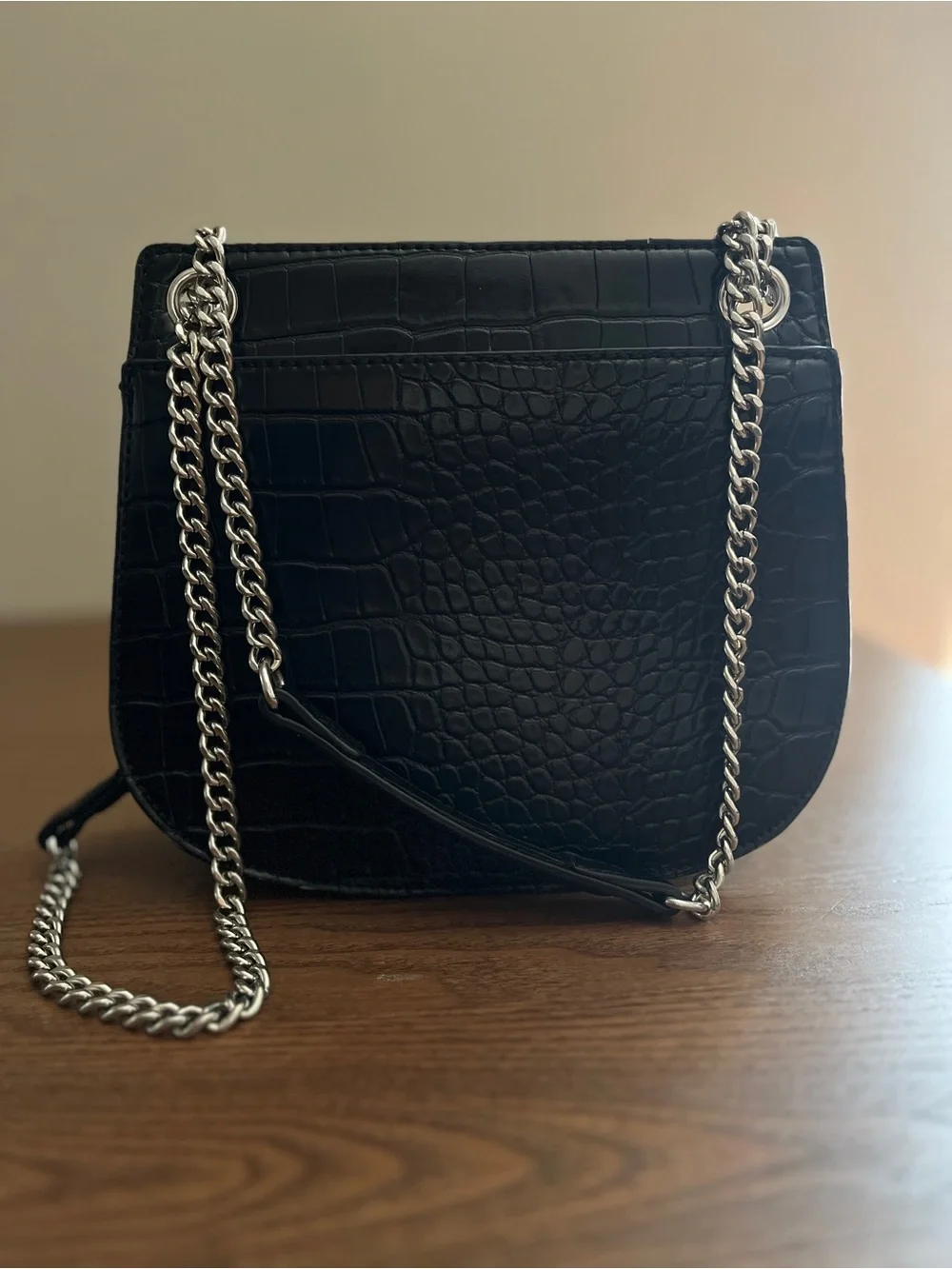 Nine West strap croc chain
