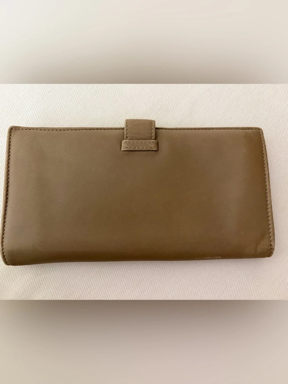 Loewe sleek button