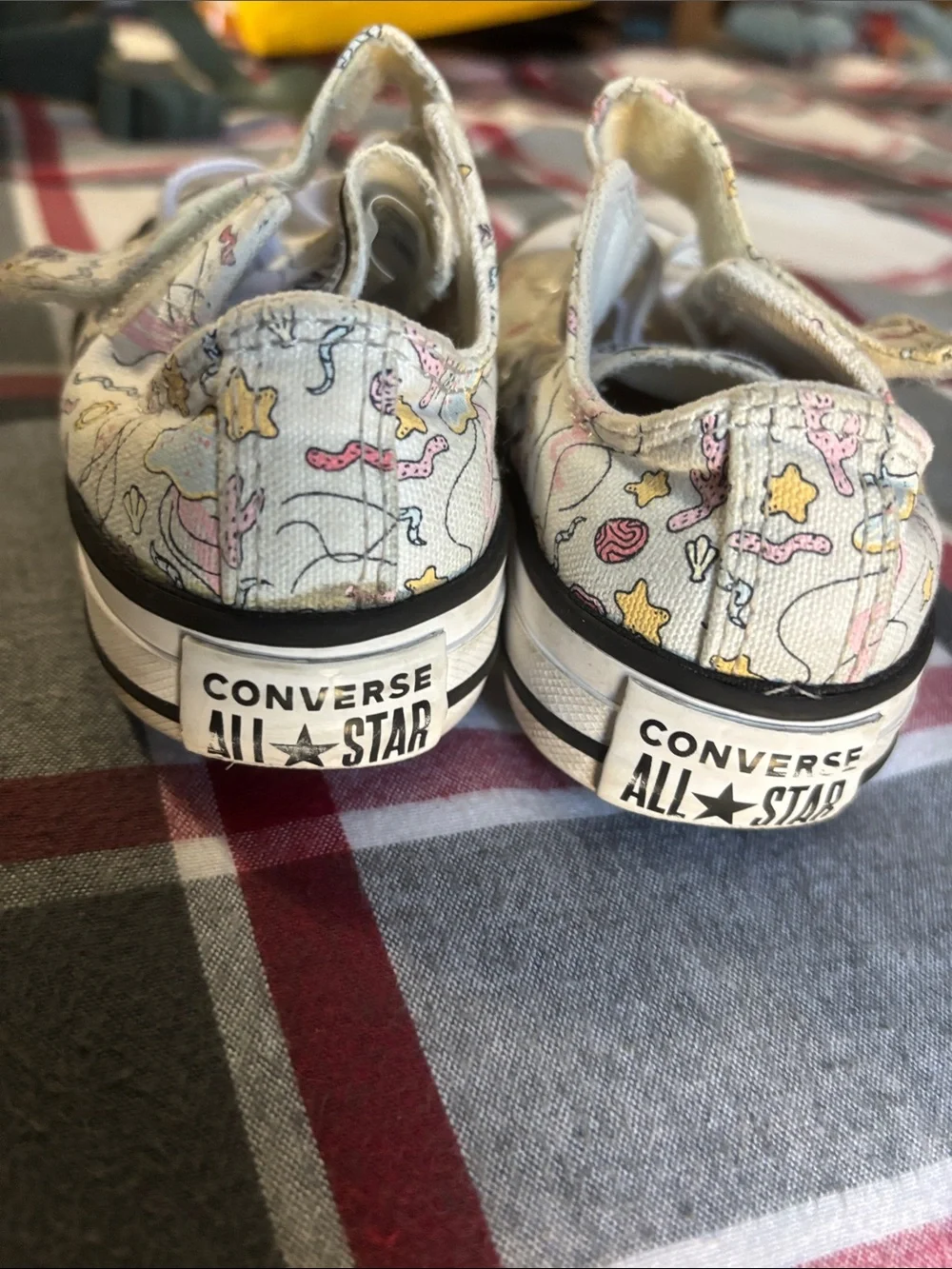Converse low top