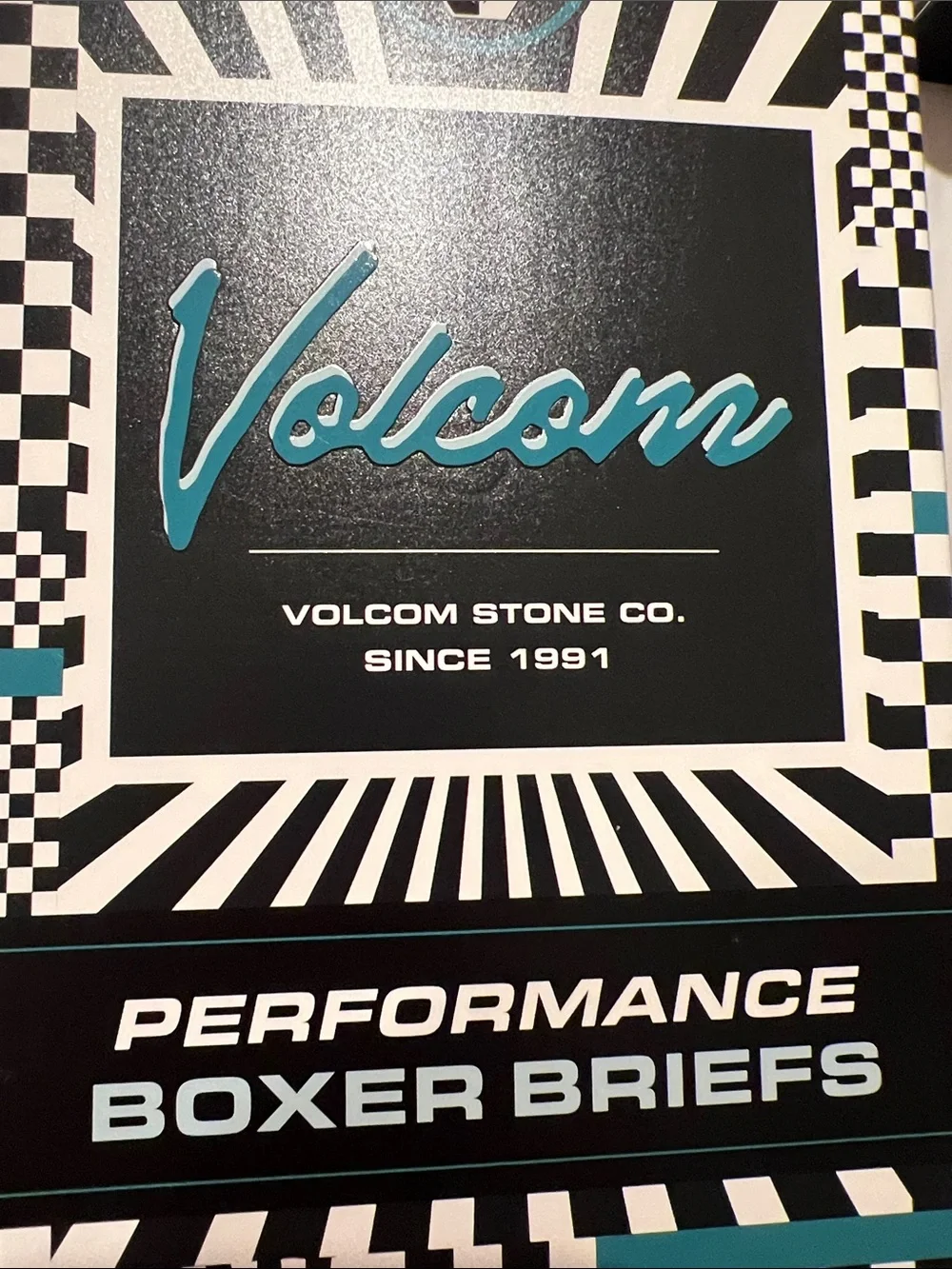 Volcom 90% polyester