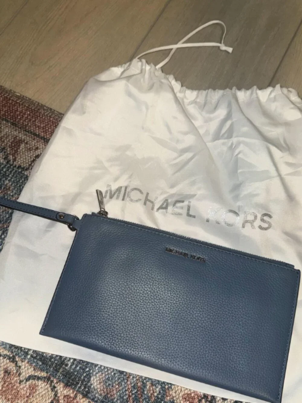 Michael Kors Jet Set Travel Large Top Zip Wristlet