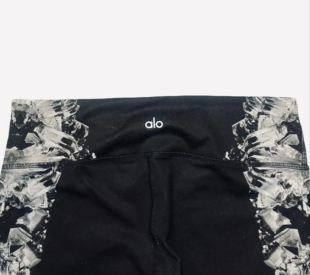 ALO Yoga highly detailed